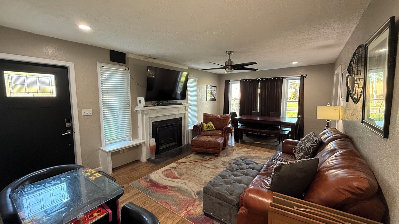 Photo of Livingroom in Lenexa