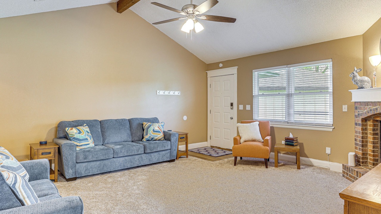 Photo of Livingroom in Blue Springs
