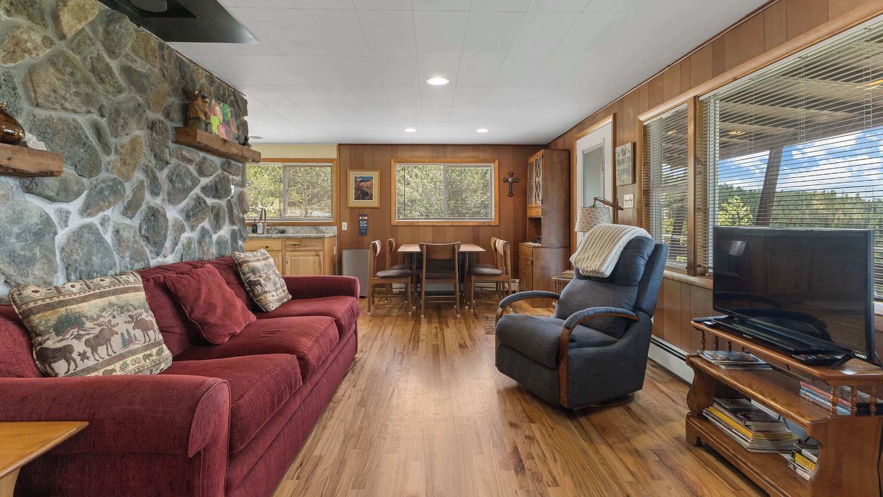 Photo of Livingroom in Black Hawk