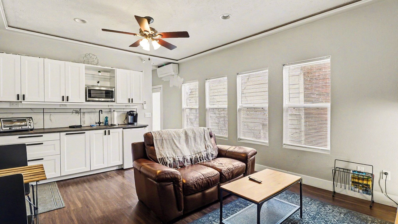 Photo of Livingroom in Downtown Omaha