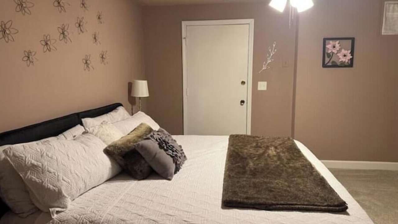 Photo of Bedroom in Lee's Summit