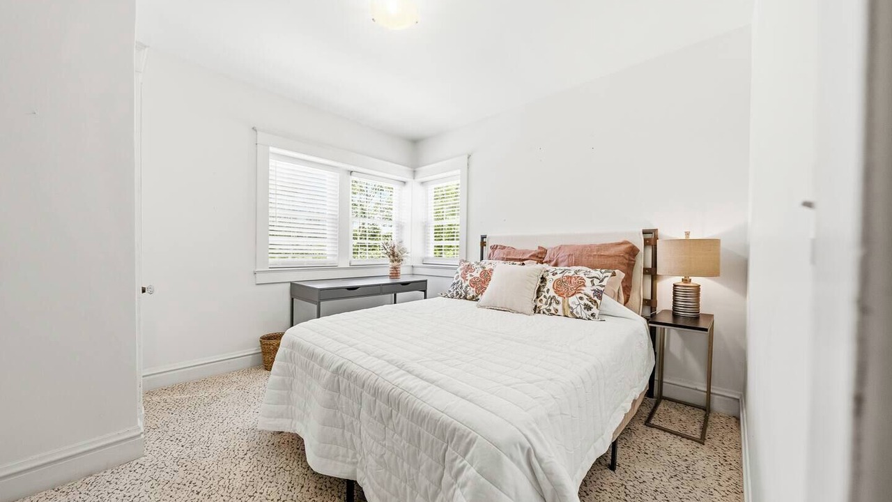 Photo of Bedroom in South Hyde Park