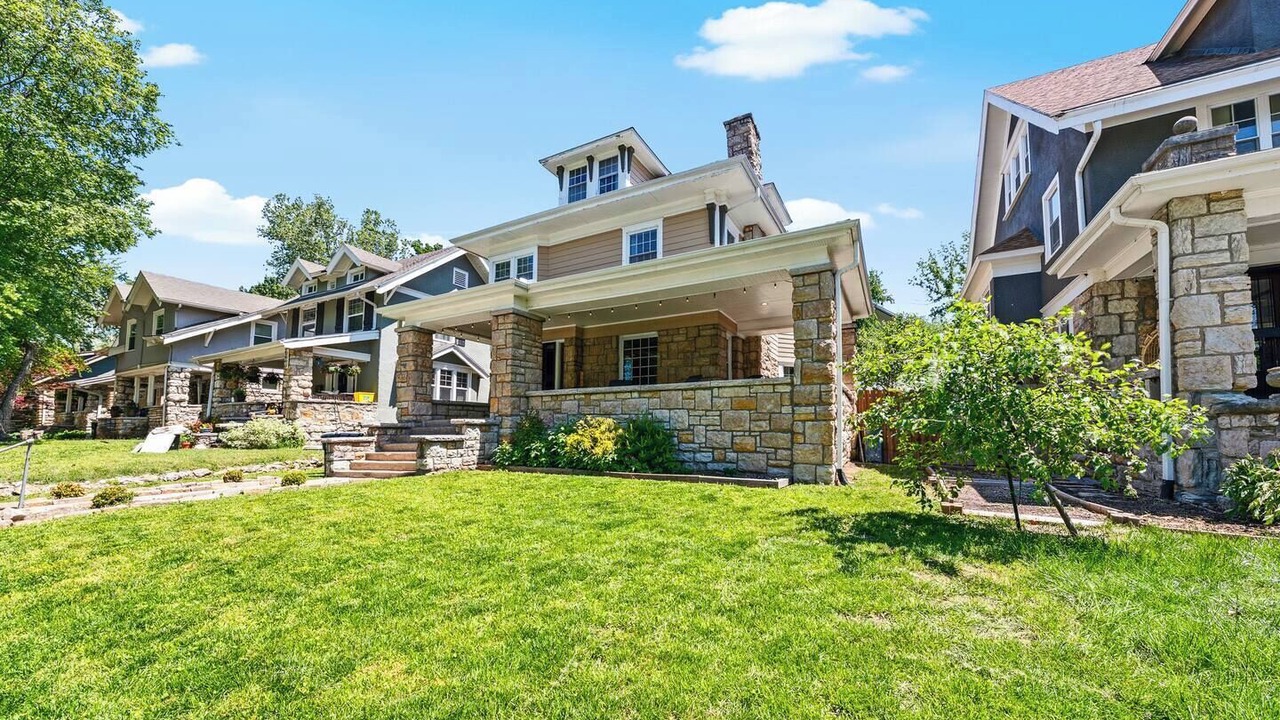 Photo of Outdoor in South Hyde Park