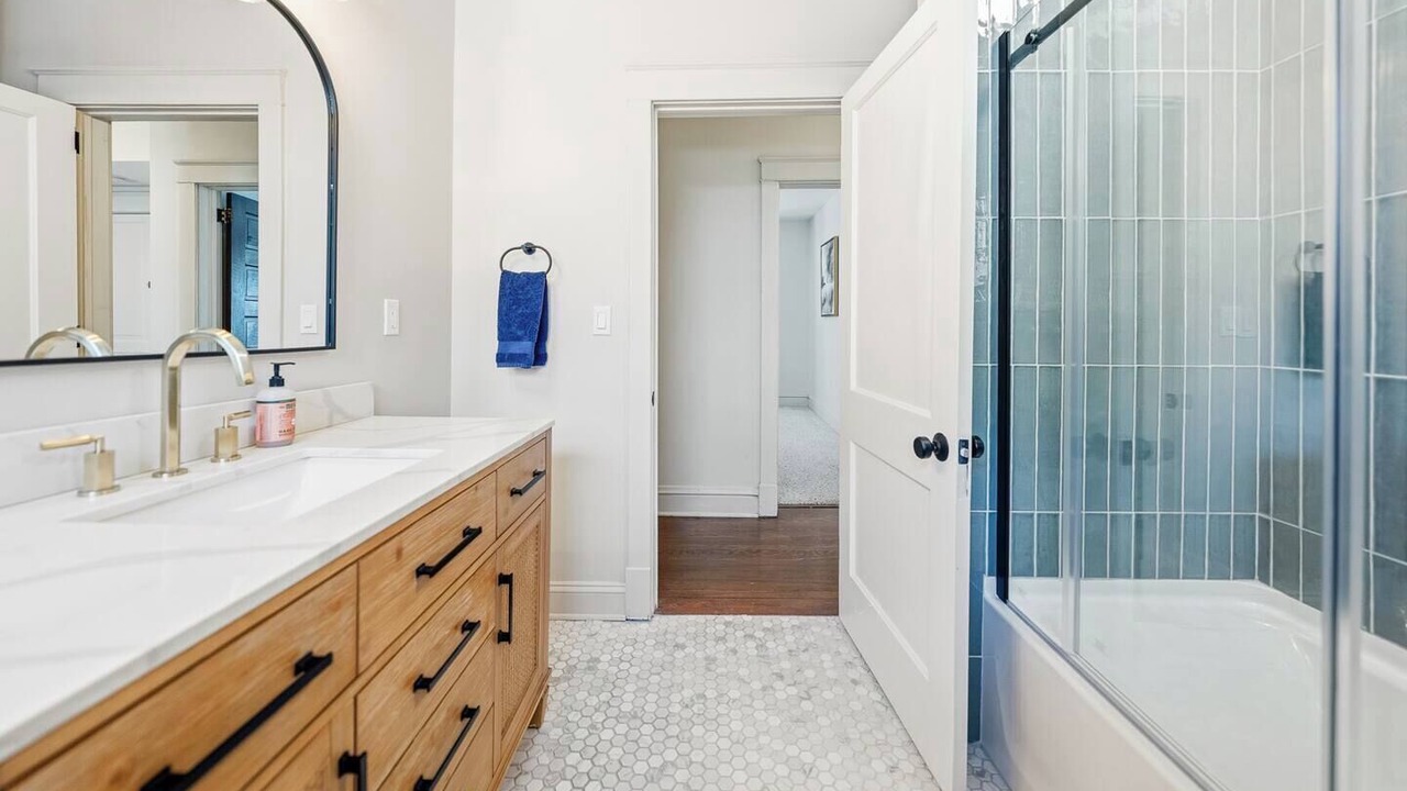 Photo of Bathroom in South Hyde Park