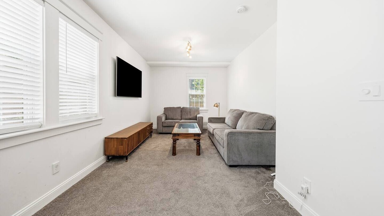 Photo of Livingroom in South Hyde Park