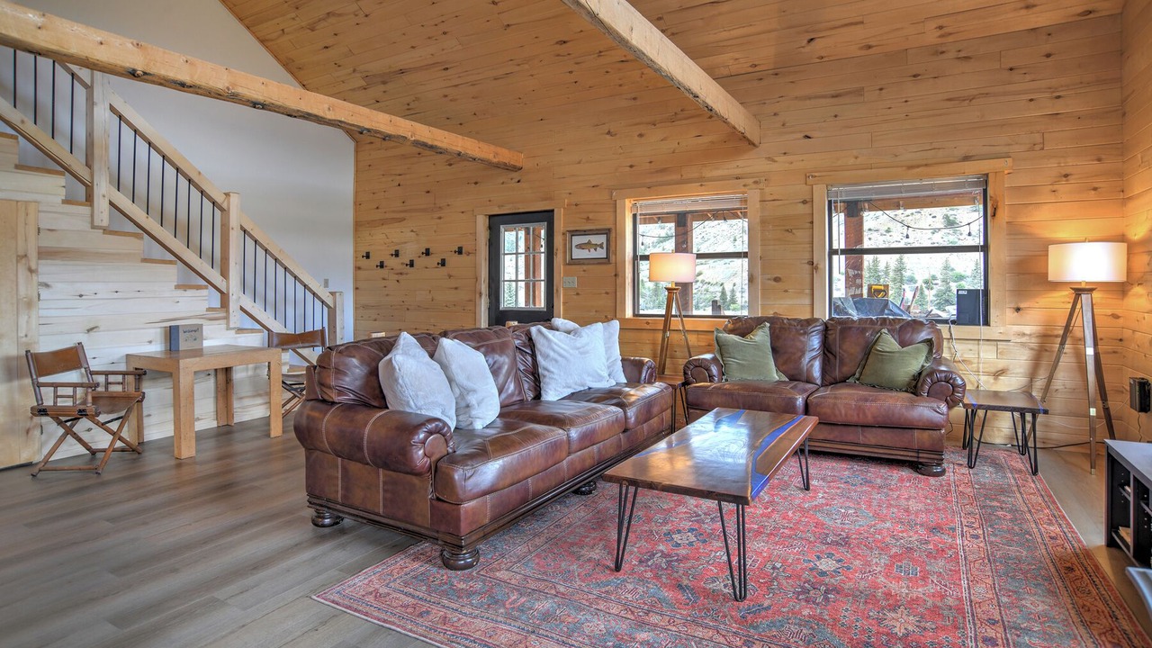 Photo of Livingroom in Creede