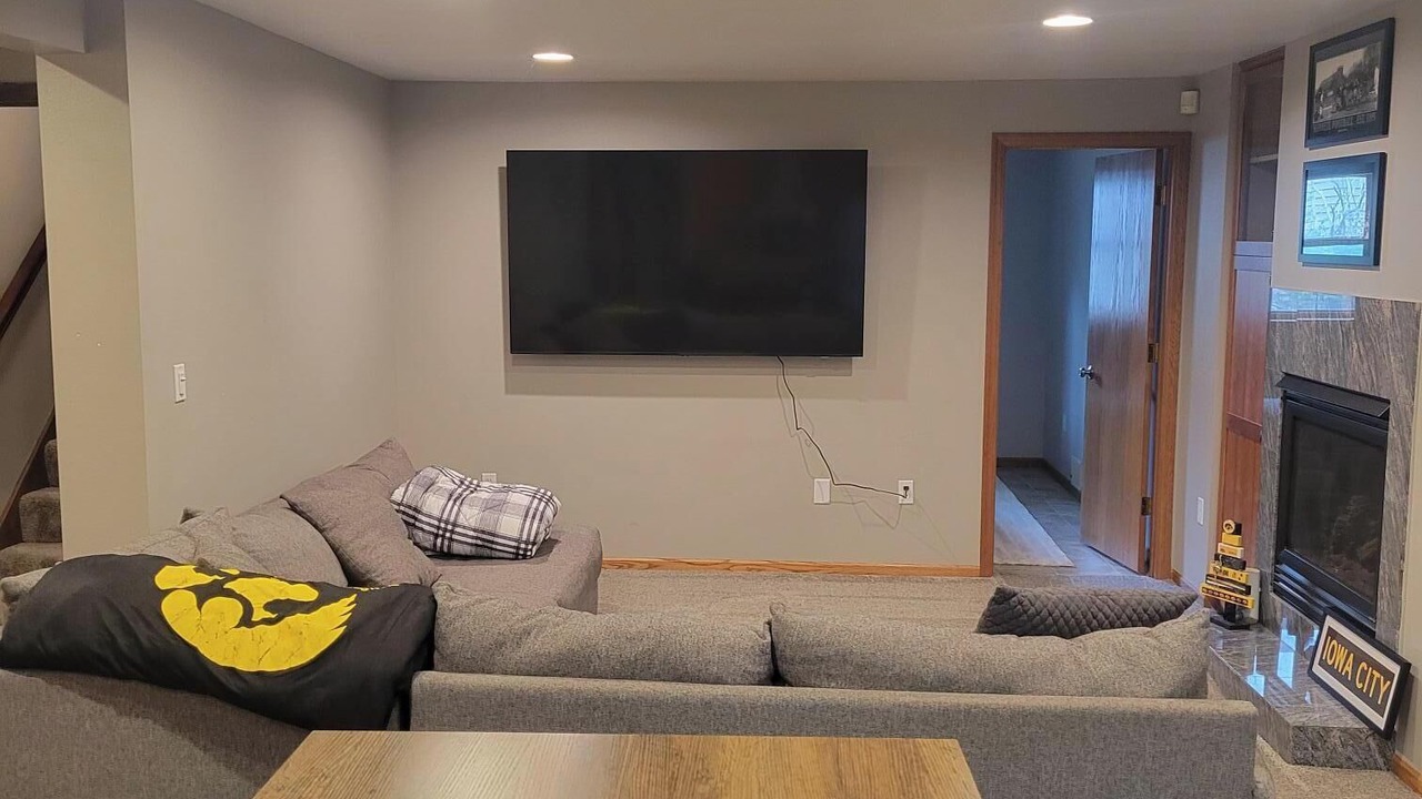 Photo of Livingroom in Iowa City