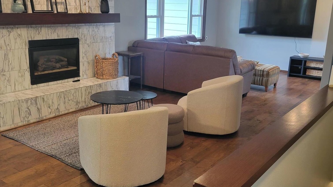 Photo of Livingroom in Iowa City