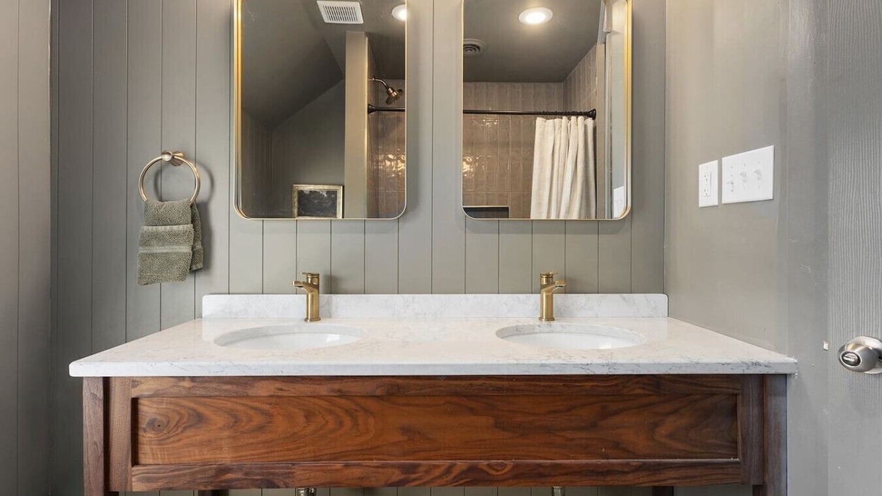 Photo of Bathroom in Lee's Summit
