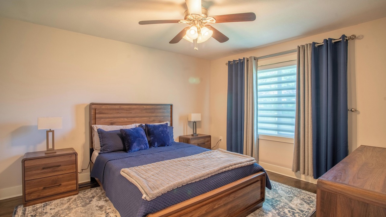 Photo of Bedroom in Roeland Park