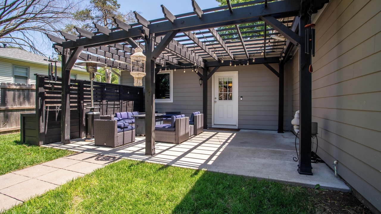 Photo of Patio Balcony in Roeland Park