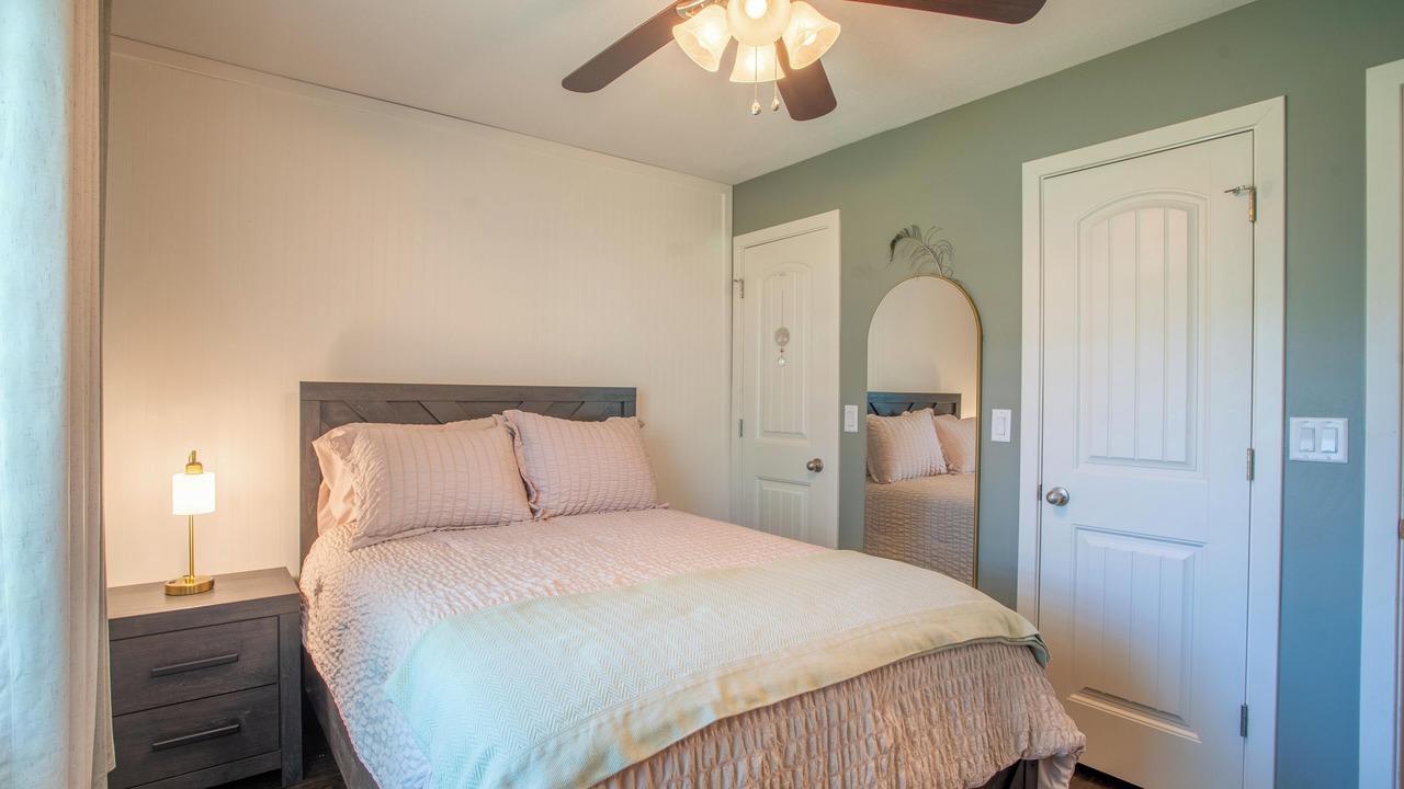 Photo of Bedroom in Roeland Park