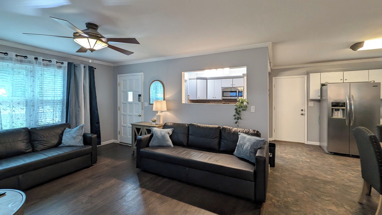 Photo of Livingroom in Overland Park