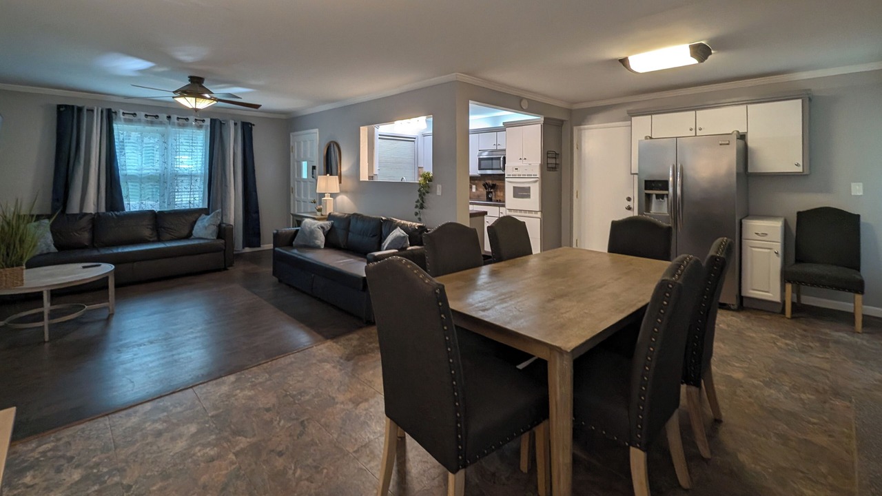 Photo of Livingroom in Overland Park
