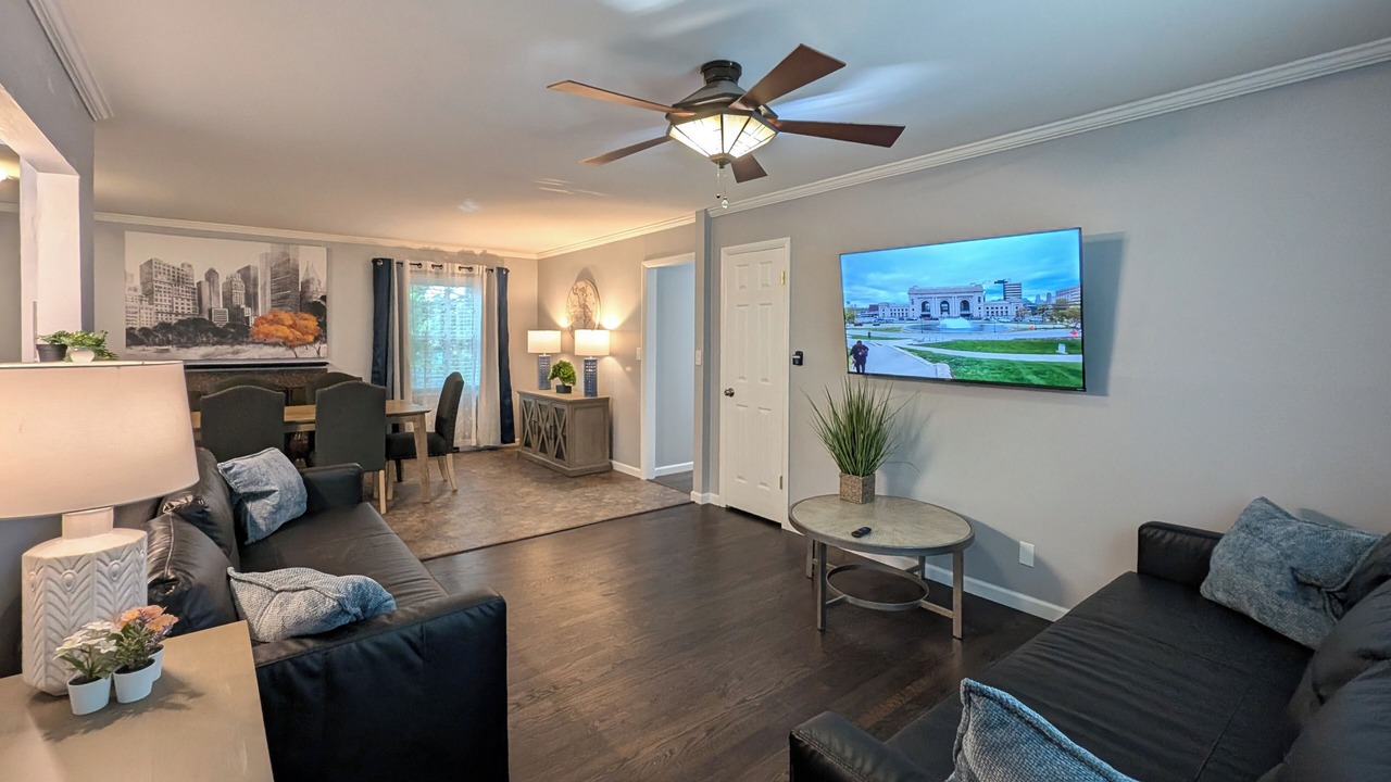 Photo of Livingroom in Overland Park