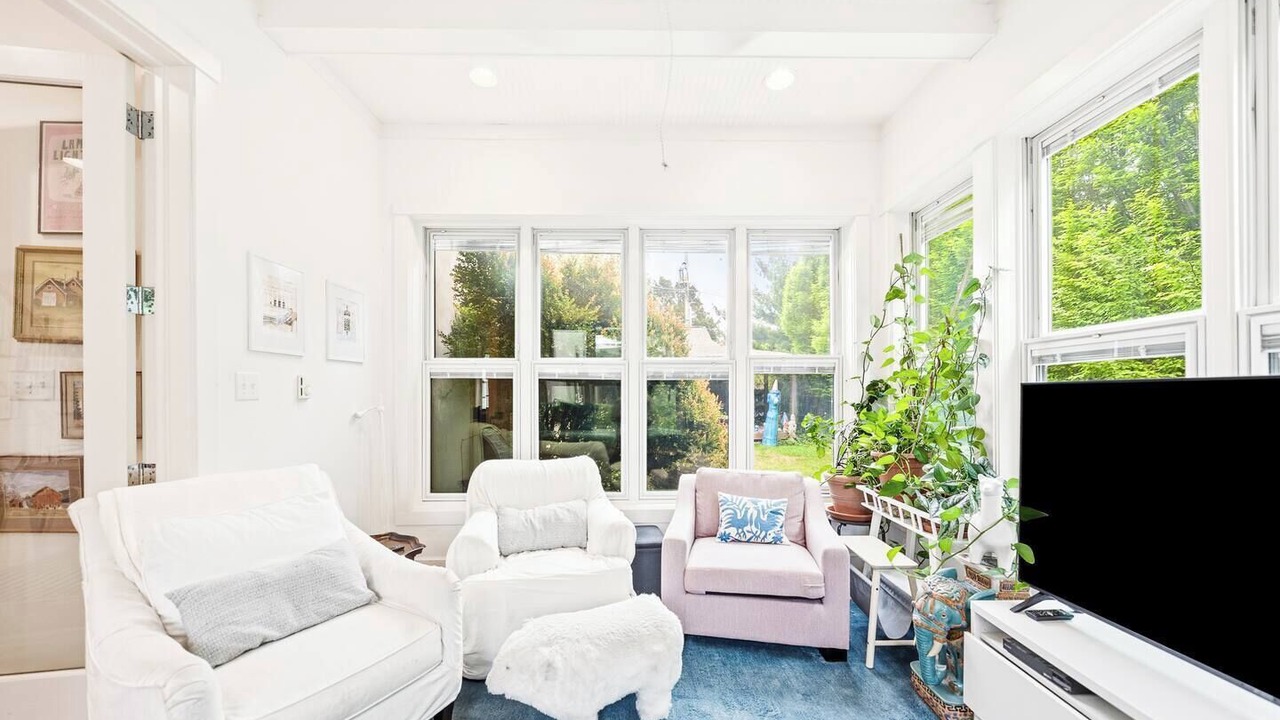 Photo of Livingroom in Westside North