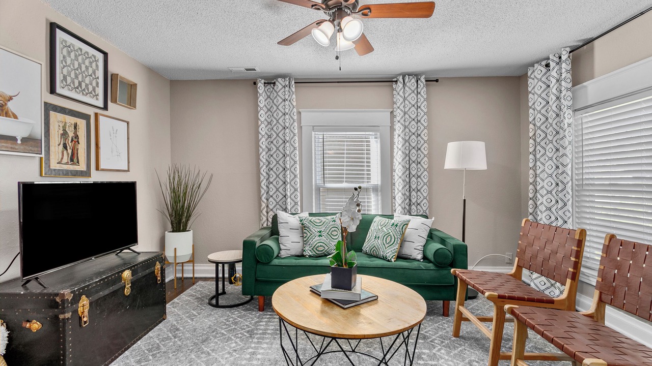 Photo of Livingroom in Rosedale