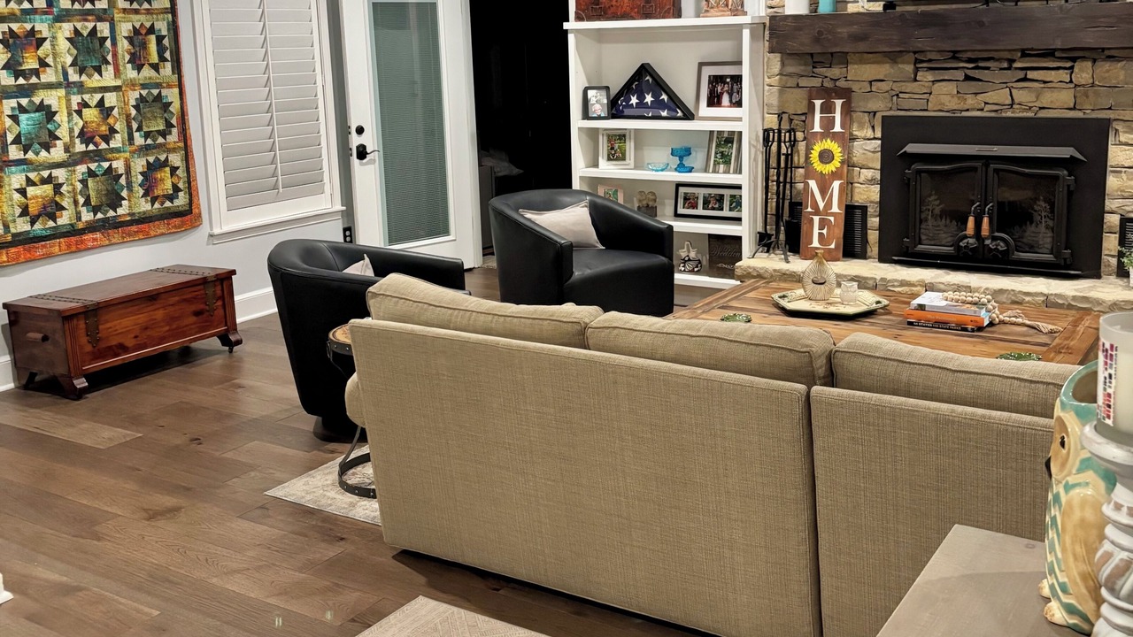 Photo of Livingroom in New Century