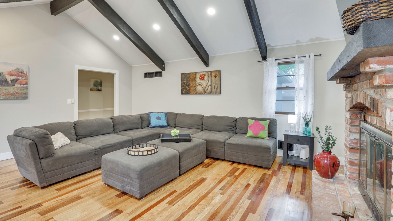 Photo of Livingroom in Blue Springs