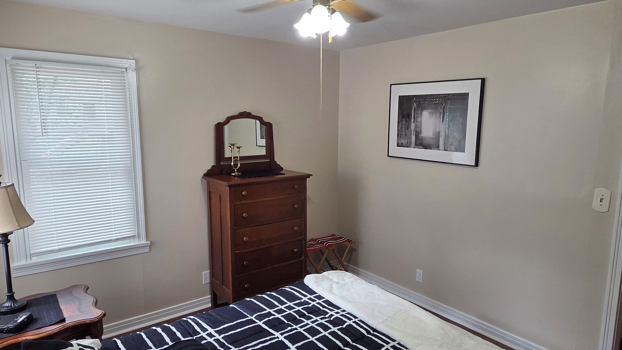 Photo of Bedroom in Russell