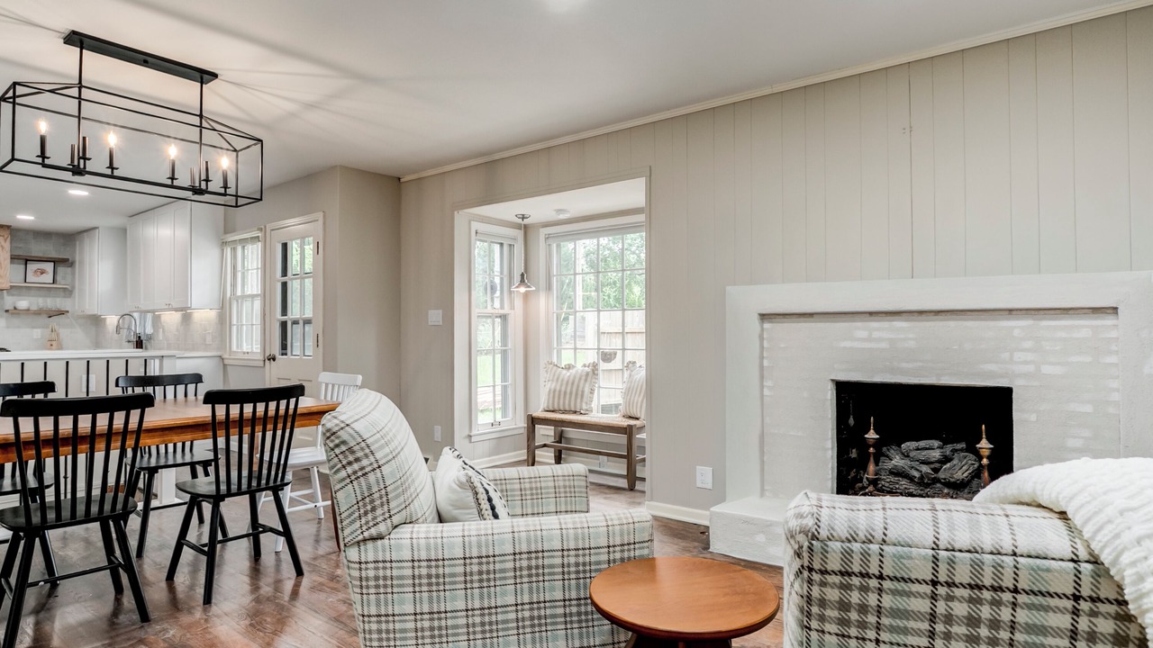 Photo of Livingroom in Prairie Village