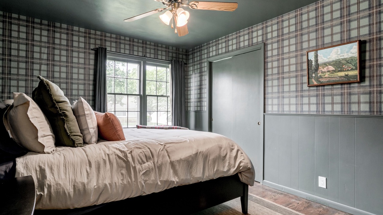 Photo of Bedroom in Prairie Village