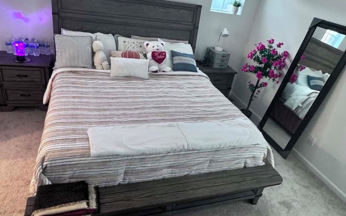 Photo of Bedroom in Aurora