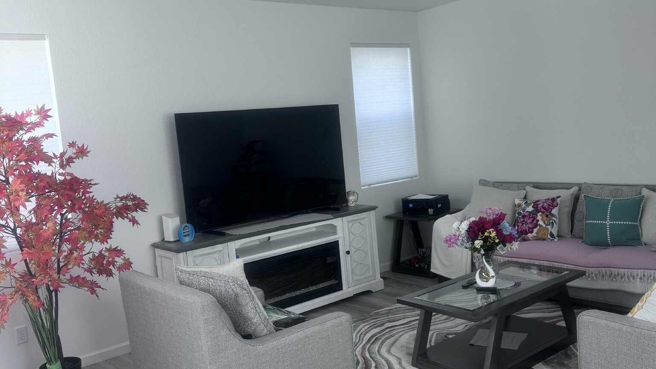 Photo of Livingroom in Aurora