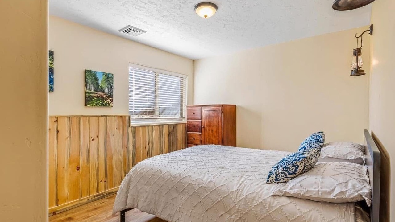 Photo of Bedroom in Panguitch