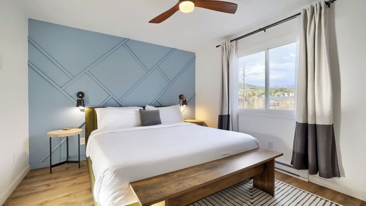 Photo of Bedroom in Summit Cove