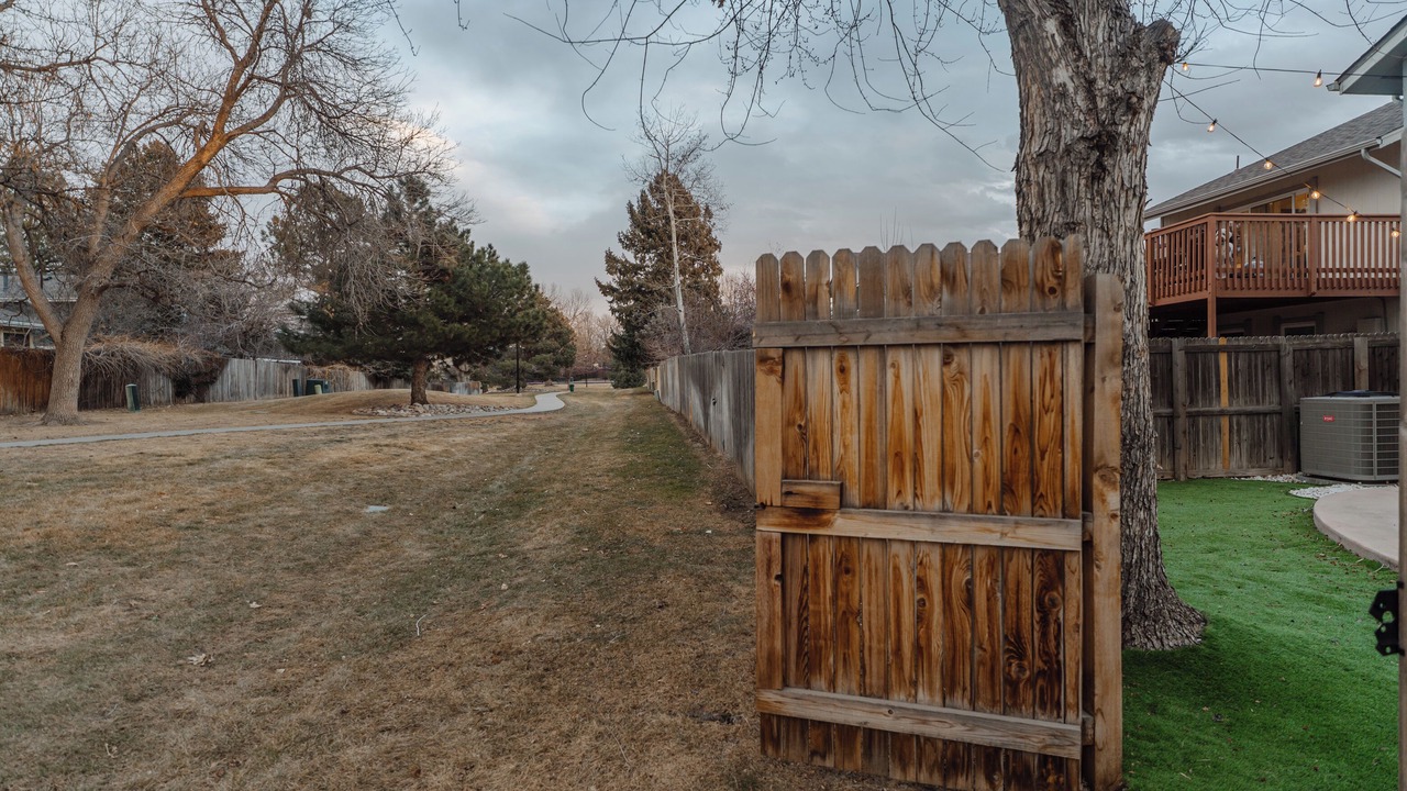 Photo of Outdoor in Dam East - West