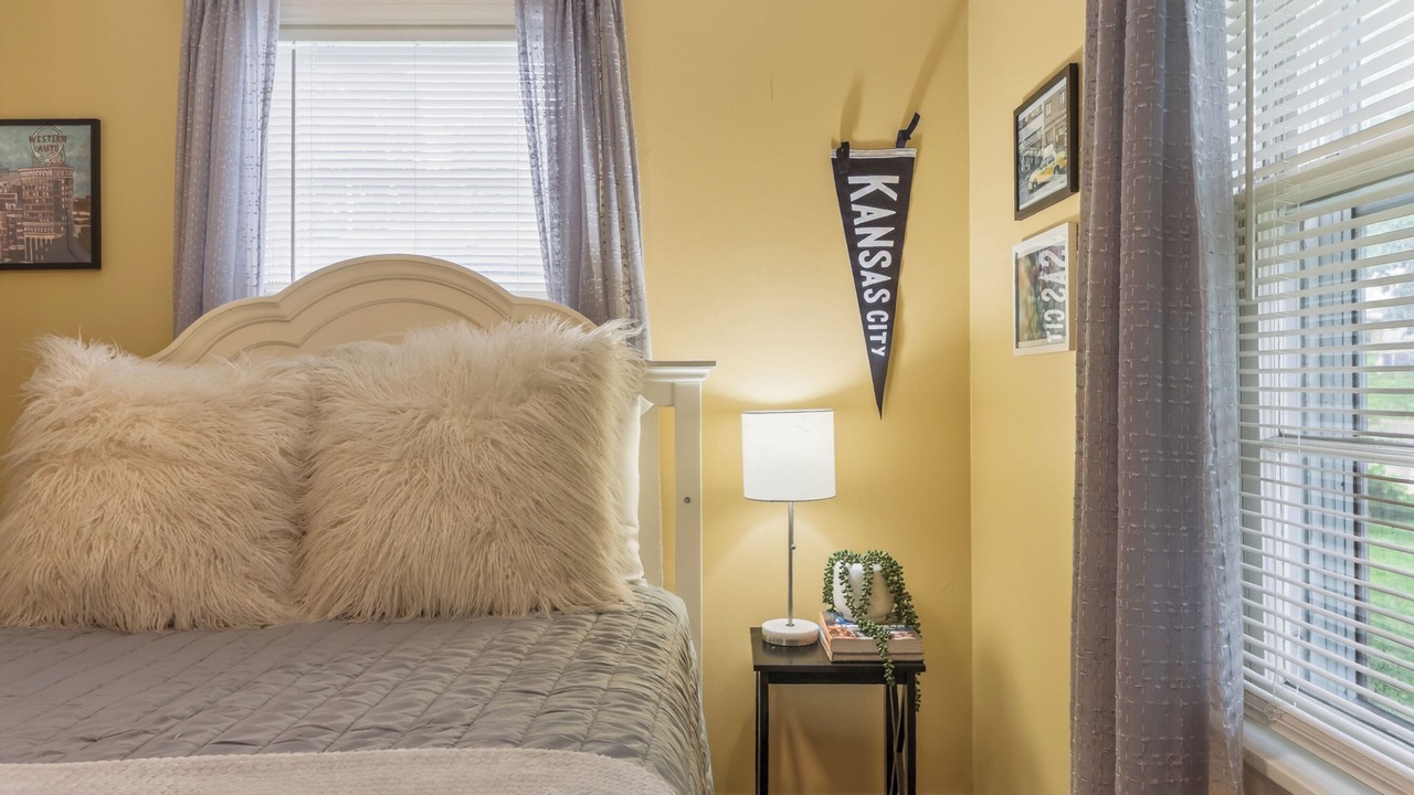 Photo of Bedroom in Rosedale
