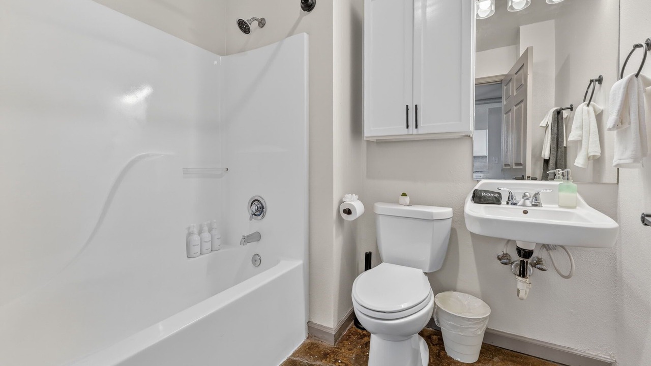 Photo of Bathroom in River Market