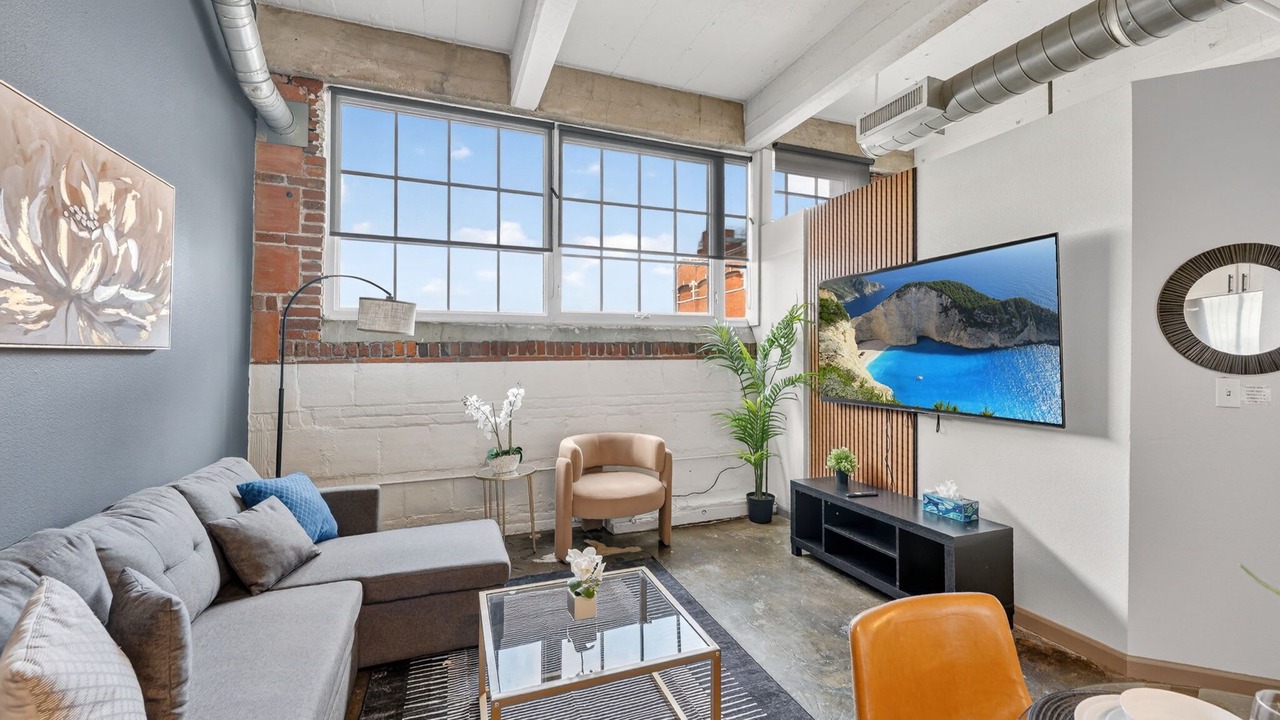 Photo of Livingroom in River Market