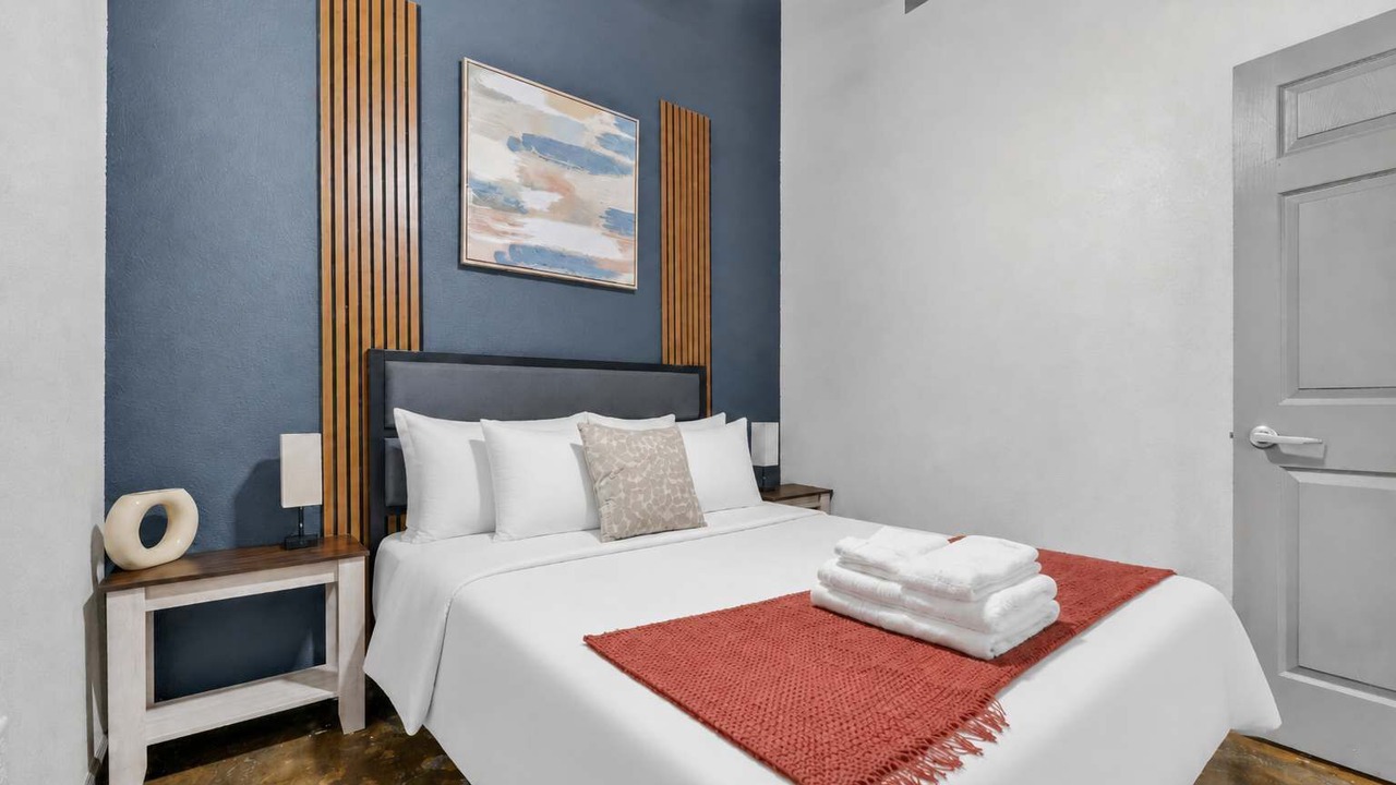 Photo of Bedroom in River Market