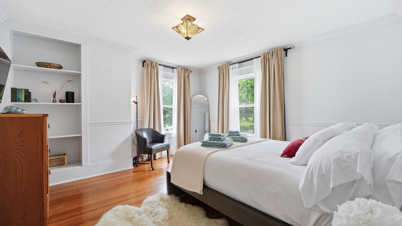 Photo of Bedroom in Rosedale