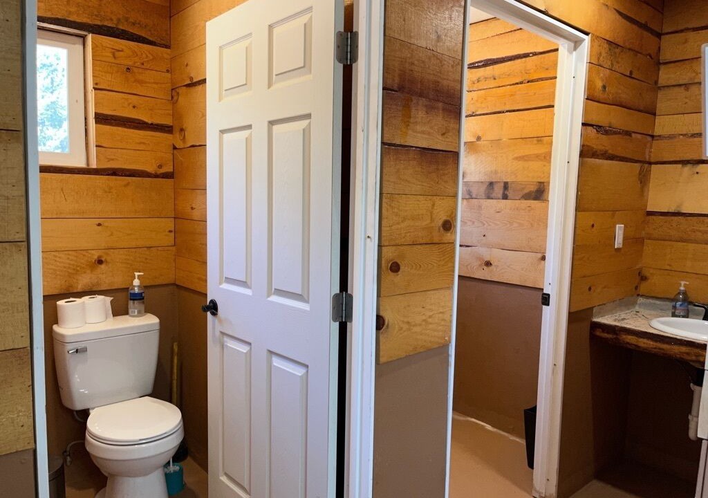 Photo of Bathroom in Canada de los Alamos