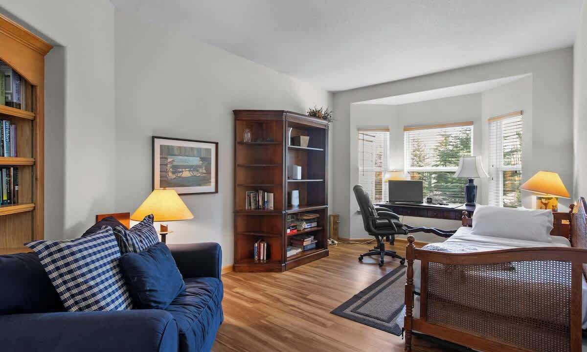 Photo of Livingroom in Three Peaks
