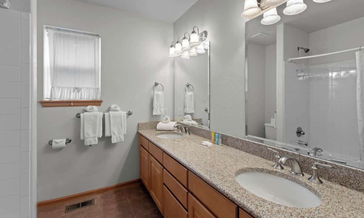Photo of Bathroom in Three Peaks