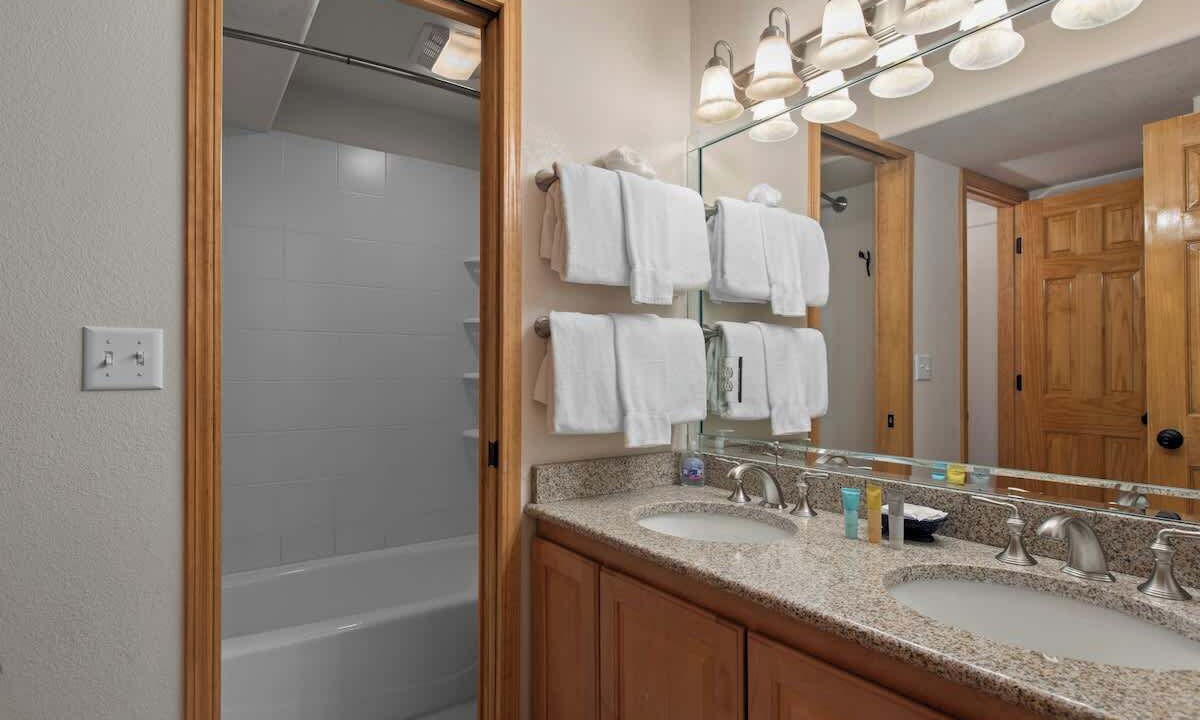 Photo of Bathroom in Three Peaks