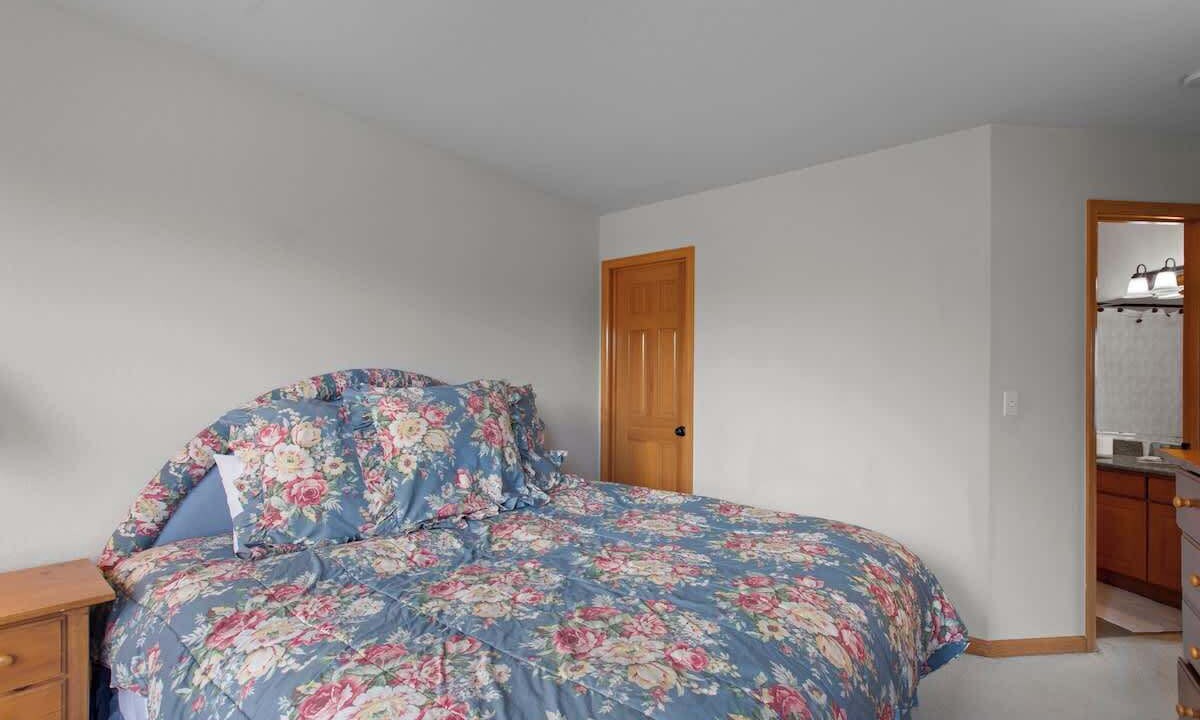 Photo of Bedroom in Three Peaks