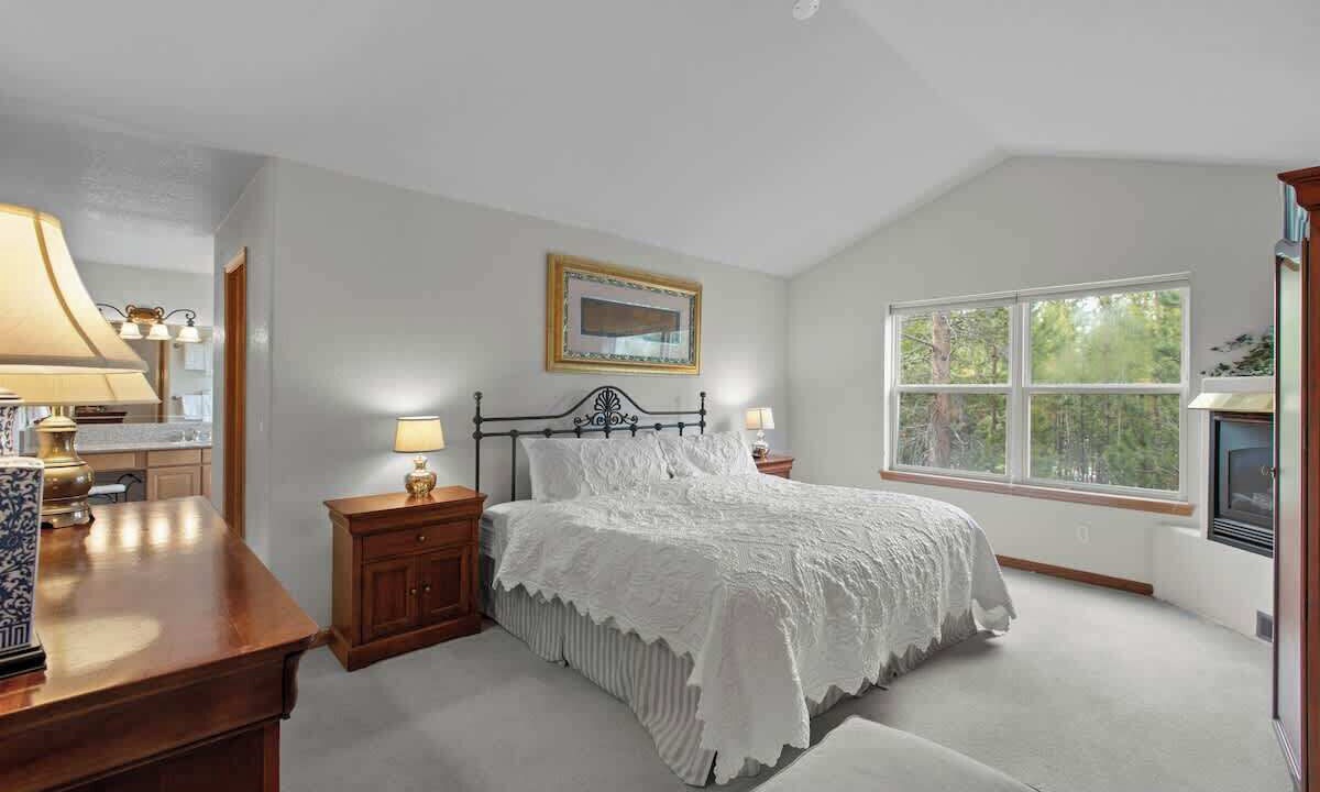 Photo of Bedroom in Three Peaks