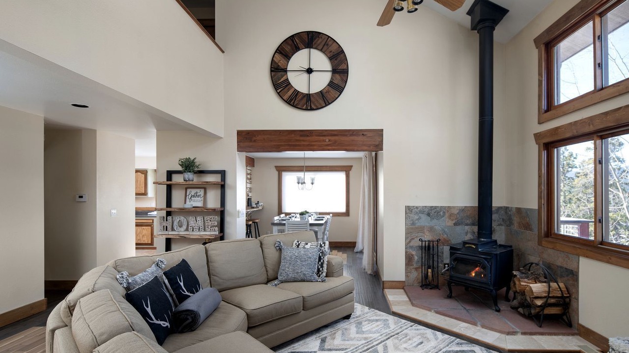 Photo of Livingroom in Rollinsville