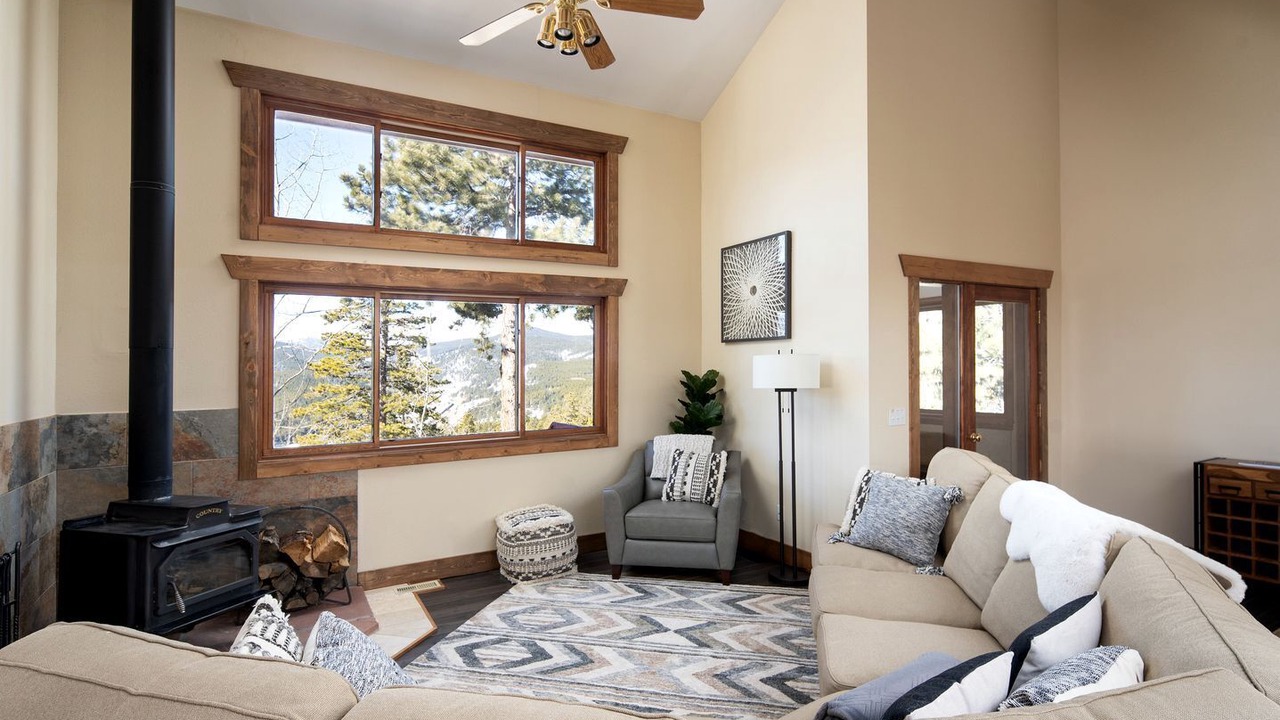 Photo of Livingroom in Rollinsville