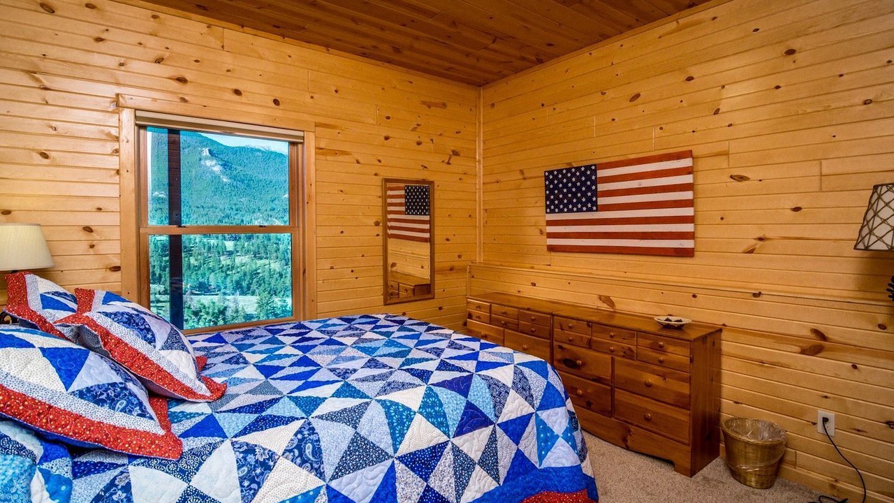 Photo of Bedroom in Windcliff Estates