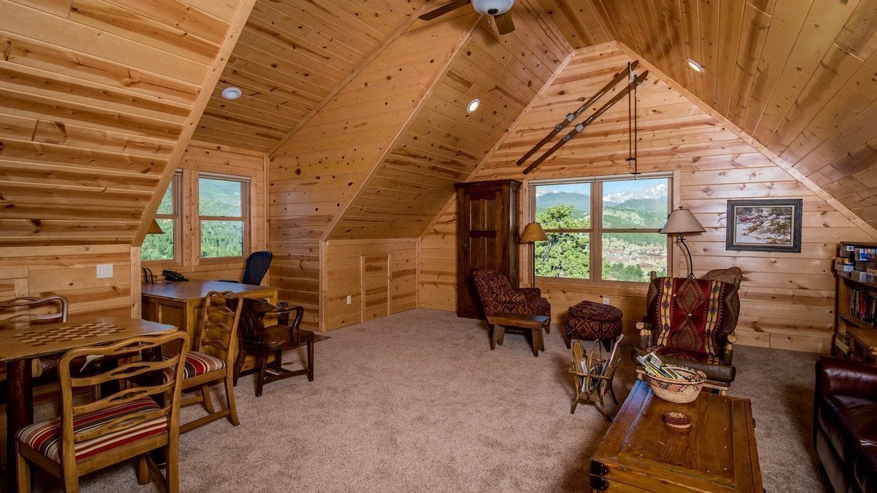 Photo of Livingroom in Windcliff Estates