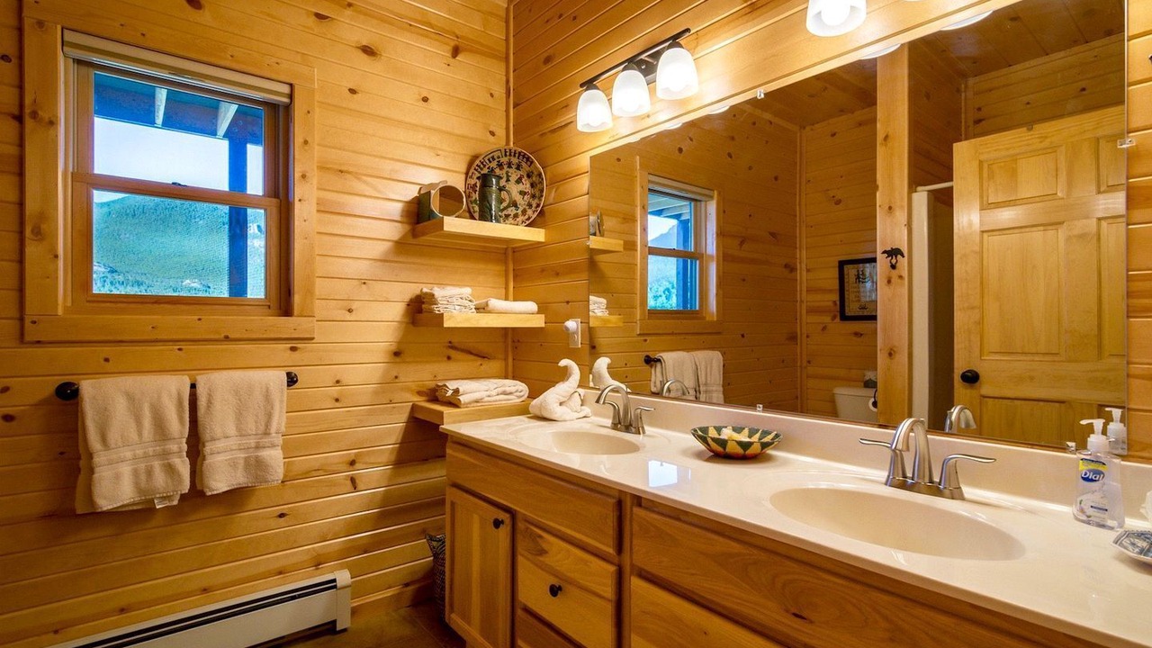 Photo of Bathroom in Windcliff Estates
