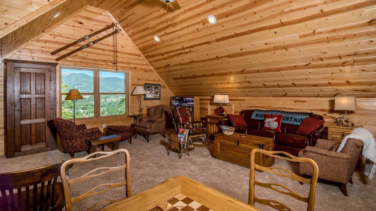 Photo of Livingroom in Windcliff Estates