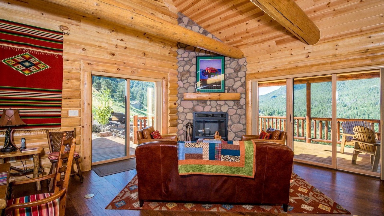 Photo of Livingroom in Windcliff Estates