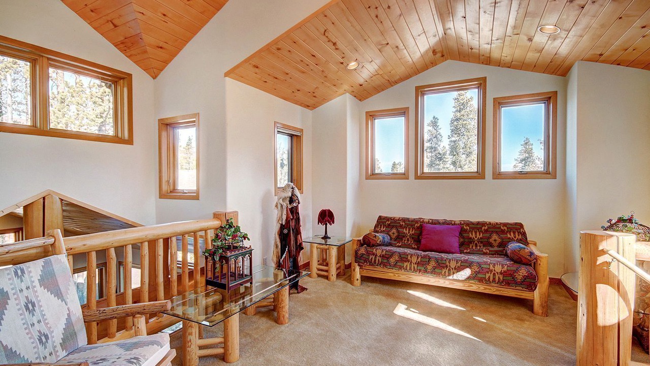 Photo of Livingroom in Boulder Ridge